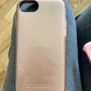 Otterbox Symmetry case for iPhone 7, 8, SE 2020